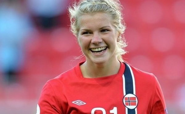 D1 (Mercato) - La Norvégienne Ada HEGERBERG à LYON