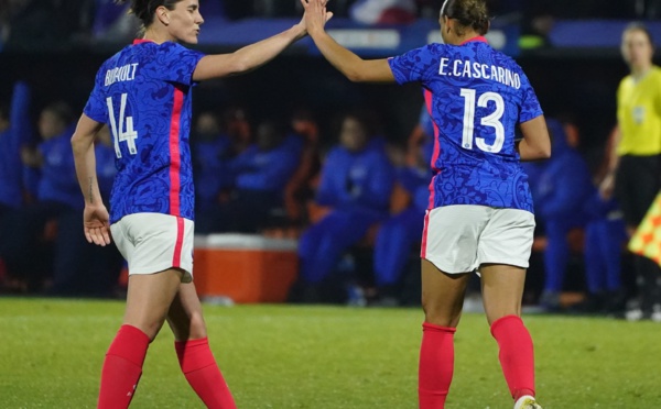 Bleues - La FRANCE d'une courte marge face au DANEMARK