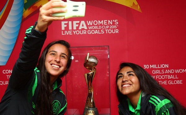 Coupe du Monde 2015 - Le trophée fait son tour du Monde