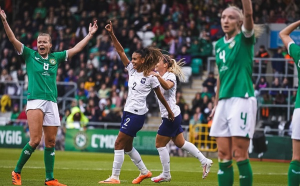 Bleues - IRLANDE - FRANCE : voyants au vert à DUBLIN