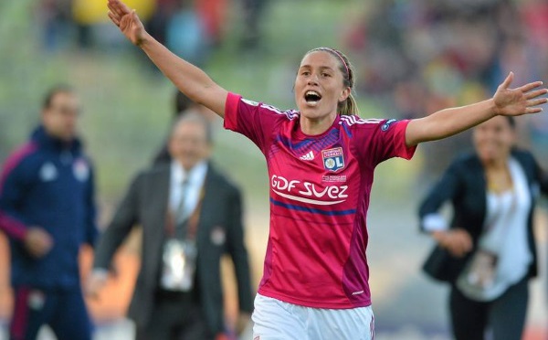 UEFA - Camille ABILY, Lotta SCHELIN, Laura GEORGES ambassadrices à Paris