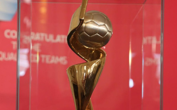 Coupe du Monde 2015 - Le trophée de passage à CLAIREFONTAINE