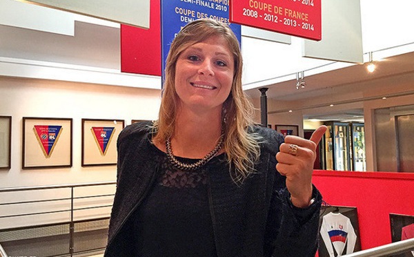 D1 - Corine PETIT prolonge pour une saison à LYON
