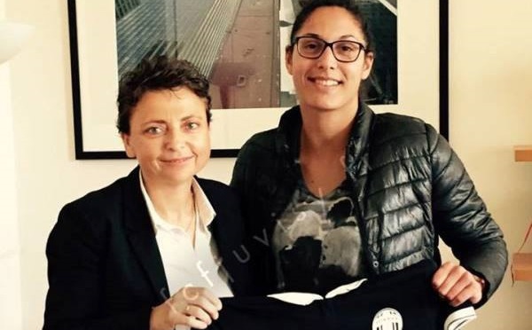 D1 - Le FCF JUVISY fait signer Karima BENAMEUR