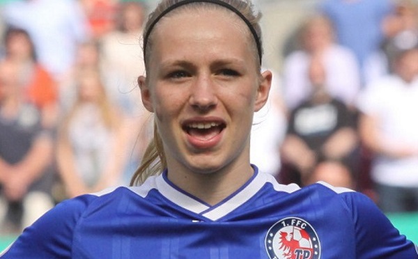 D1 - Pauline BREMER, Aurélie KACI et Griedge MBOCK rejoignent Claire LAVOGEZ à l'OL