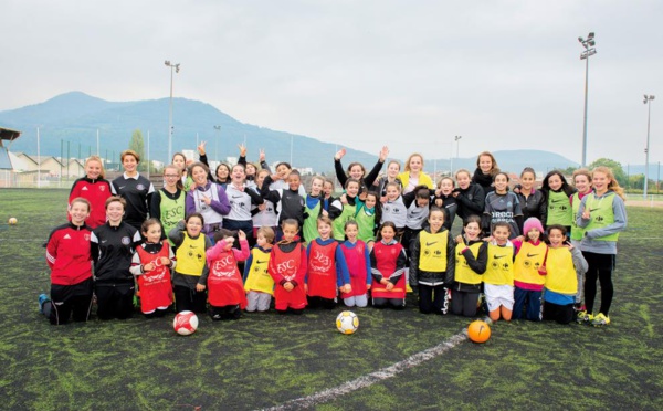 La Ville de GRENOBLE crée la première école municipale de football féminin
