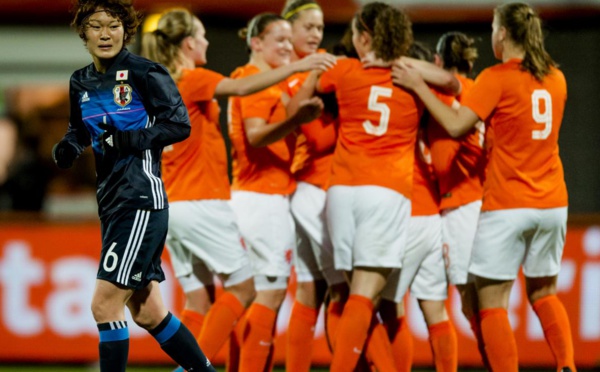 International - Les PAYS-BAS s'offrent le JAPON