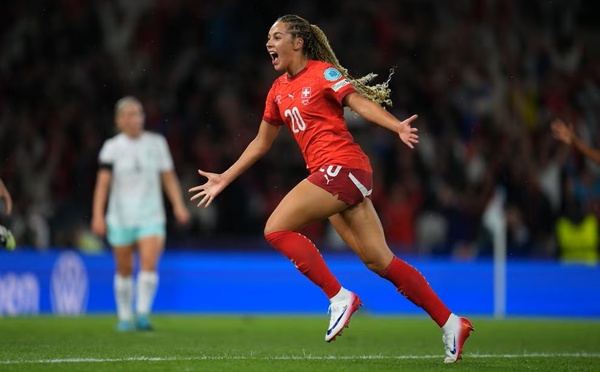Pilgrim permet à la Suisse de passer devant la Finlande (photo UEFA.com)