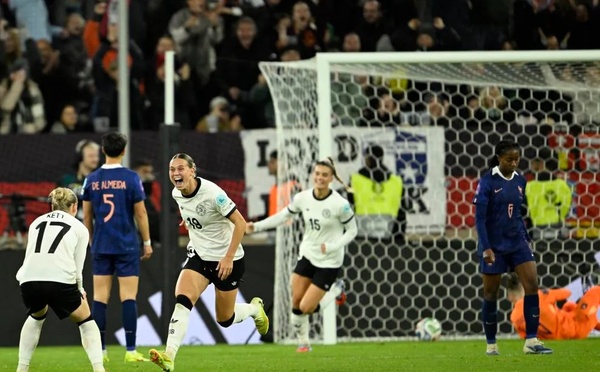 Bleues - Une défaite heureuse en ALLEMAGNE