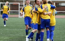 Des jeunes footballeuses à Armentières