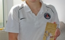 Trophée FFF de la Meilleure Joueuse de D1 : Bussaglia a reçu son trophée Trophée FFF de la Meilleure Joueuse de D1 : Bussaglia a reçu son trophée