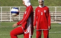 Iran : le foulard fait débat avec la FIFA Iran : le foulard fait débat avec la FIFA