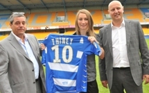 A Troyes, les abonnés de l'ESTAC ont eu la visite de Gaëtane Thiney A Troyes, les abonnés de l'ESTAC ont eu la visite de Gaëtane Thiney