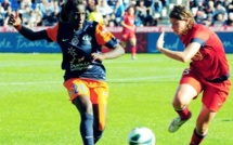 BLEUES - Laëtitia TONAZZI forfait pour l'EURO est remplacée par Viviane ASSEYI BLEUES - Laëtitia TONAZZI forfait pour l'EURO est remplacée par Viviane ASSEYI