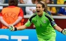 Ballon d'or - Nadine ANGERER meilleure joueuse 2013 Ballon d'or - Nadine ANGERER meilleure joueuse 2013