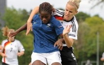 Bleues - Griedge MBOCK BATHY : "Ce que j'ai fait en jeunes, j'aimerai bien le reproduire en A" Bleues - Griedge MBOCK BATHY : "Ce que j'ai fait en jeunes, j'aimerai bien le reproduire en A"