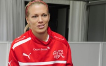 D1 - Lara DICKENMANN ne veut pas finir sa carrière en défense D1 - Lara DICKENMANN ne veut pas finir sa carrière en défense