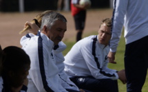 U19 - Préparation à Clairefontaine en vidéo (FFF TV) U19 - Préparation à Clairefontaine en vidéo (FFF TV)