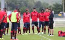 Corinne DIACRE élue meilleur entraîneur 2015 de Ligue 2 par France Football Corinne DIACRE élue meilleur entraîneur 2015 de Ligue 2 par France Football