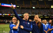 International - Abby WAMBACH tire sa révérence lors d'une défaite des ETATS-UNIS face à la CHINE (0-1) International - Abby WAMBACH tire sa révérence lors d'une défaite des ETATS-UNIS face à la CHINE (0-1)