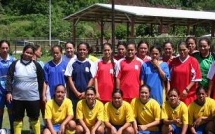 Aux antipodes, Julie Rampant prépare les Polynésiennes