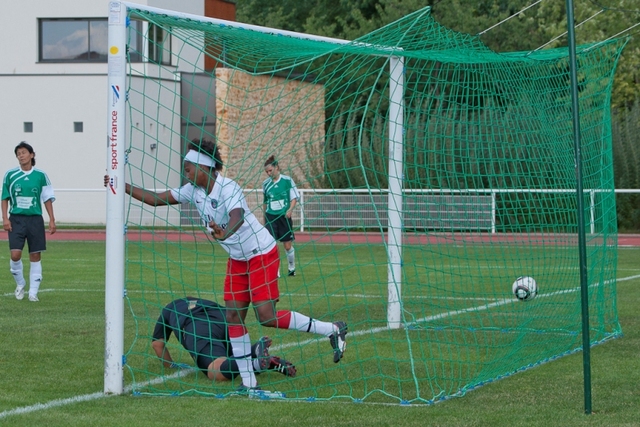 2011_Football_Feminin_Division1_Amical_0043.jpg