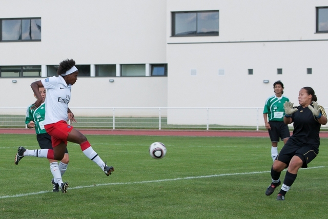 2011_Football_Feminin_Division1_Amical_0042.jpg