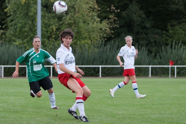 2011_Football_Feminin_Division1_Amical_0034.jpg