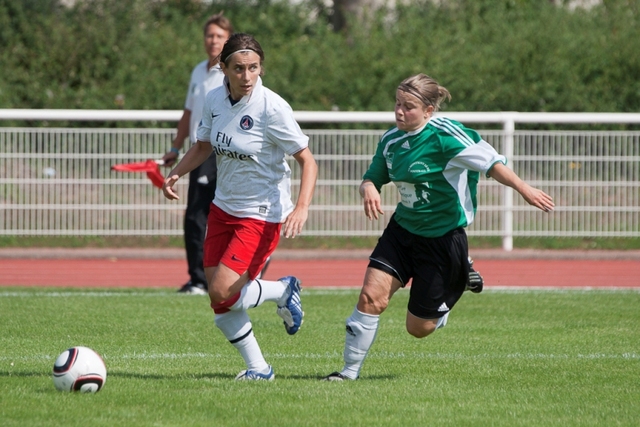2011_Football_Feminin_Division1_Amical_0019.jpg