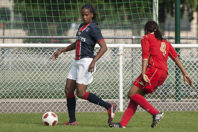 2011_Football_Feminin_Division1_J20_0001.jpg