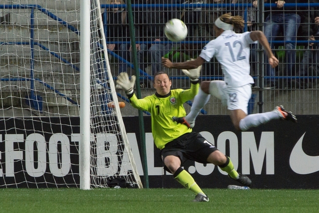 20120404_Foot_EquipeDe_France_A_Feminine_0003