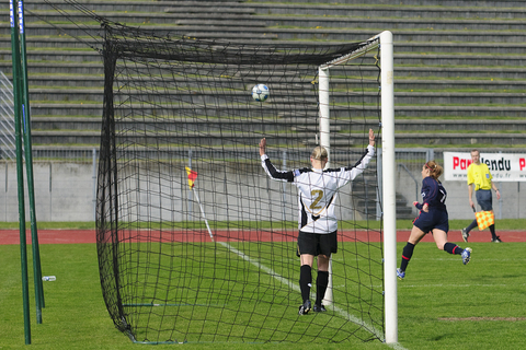 2010_Football_Feminin_Division1_J14_0054.jpg