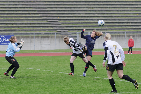 2010_Football_Feminin_Division1_J14_0042.jpg