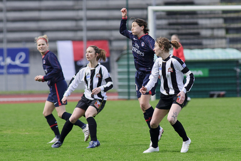 2010_Football_Feminin_Division1_J14_0015.jpg